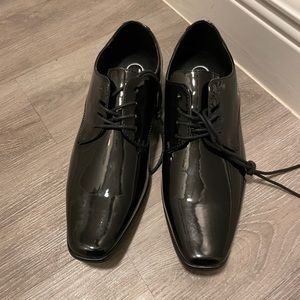 NWOT Calvin Klein casual shoes